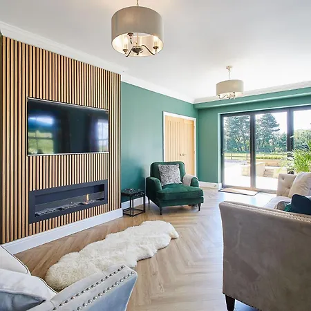 Host & - Finch House