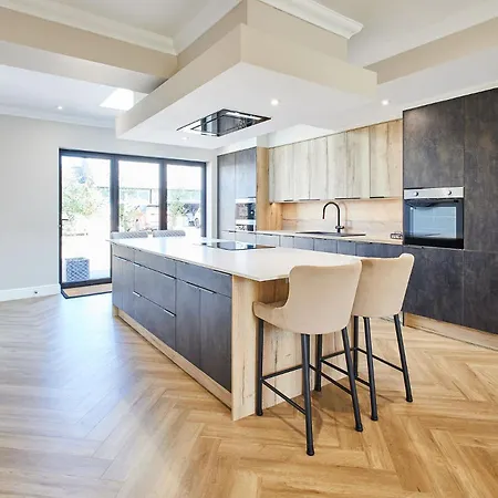 Host & - Finch House Stokesley