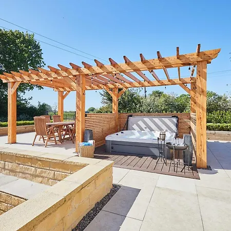 Dom wakacyjny Host & - Finch House *