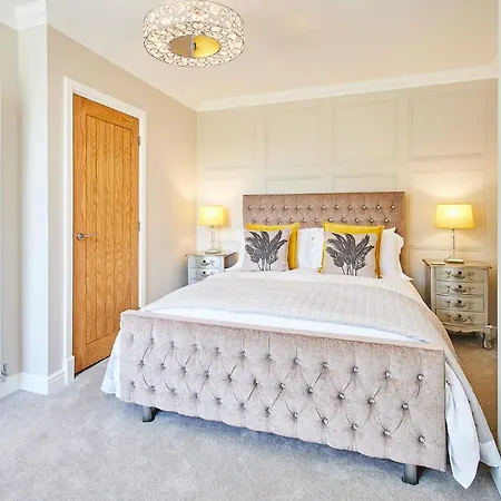 Feriehus Host & - Finch House *