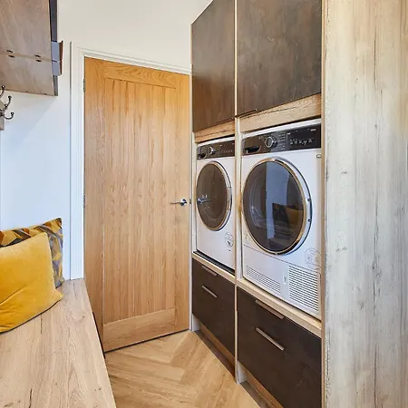 Feriehus Host & - Finch House *