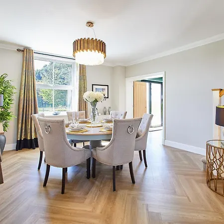 Host & - Finch House Stokesley