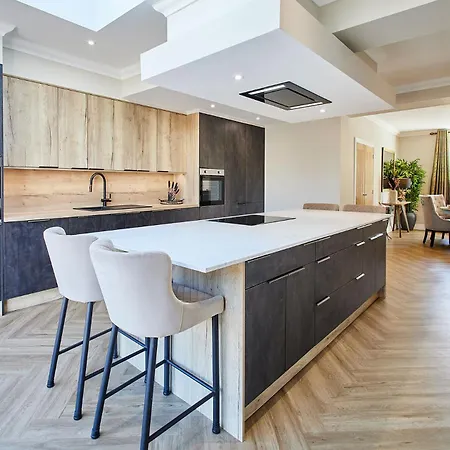 Feriehus Host & - Finch House *