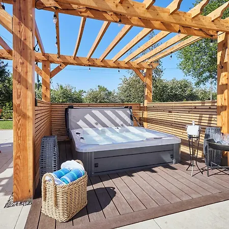 Host & - Finch House Feriehus *